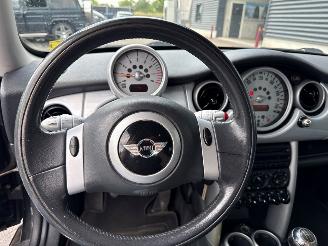 Mini Mini 1.6 16V Cooper Hatchback  Benzine 1.598cc 85kW (116pk) FWD picture 11