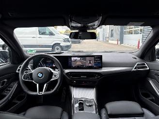 BMW 3-serie 330i xDrive 2.0 TwinPower Turbo 16V Sedan 4Dr Benzine 1.998cc 180kW (245pk) 4x4 picture 11