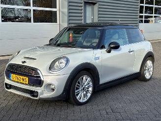 Auto incidentate Mini Cooper S 2.0 16V Cooper S Hatchback 2Dr Benzine 1.998cc 141kW (192pk) FWD 2014/8