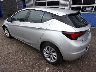 Opel Astra 1.2 EDITION picture 4