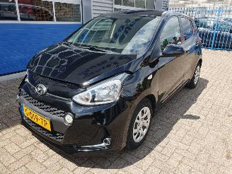 uszkodzony samochody osobowe Hyundai I-10 1.0i Comfort 2019/12