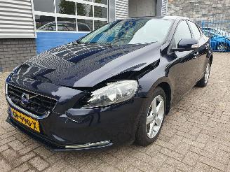 skadebil auto Volvo V-40 2.0 D2 Momentum Business 2015/7