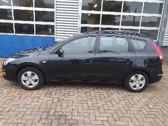 Hyundai I-30 CW 1.4i Blue Dynamic picture 2