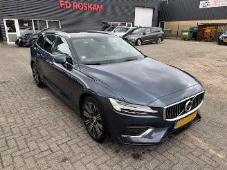 Vaurioauto  passenger cars Volvo V-60 2.0 B3 Inscription automaat 2021/11