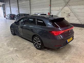 Seat Leon 1.5 eTSI FR Intense DSG 150pk picture 5