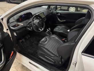 Peugeot 208 1.2 Allure Clima picture 8