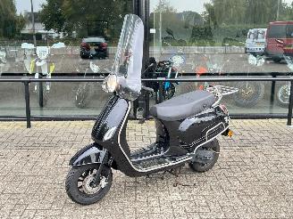 AGM  VX50 picture 1