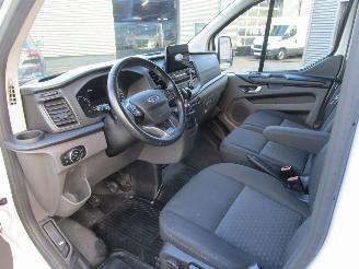 Ford Transit Custom 320 2.0 TDCI L2H1 Limited picture 9