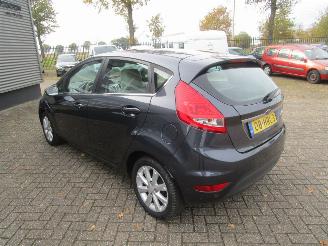 Ford Fiesta 1.25 Ghia 5drs picture 7