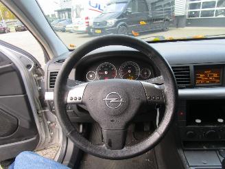 Opel Vectra GTS 2.2-16V picture 15