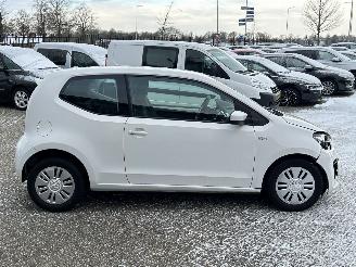Volkswagen Up! 1.0 move up! Bluemotion picture 6