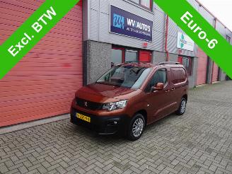krockskadad bil motor Peugeot Partner 1.6 BlueHDI Premium navi 2 x schuifdeur airco 2019/1