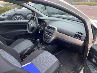 Fiat Punto 1.2 Pop  AIRCO Hatchback 3-dr. picture 24