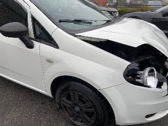 Fiat Punto 1.2 Pop  AIRCO Hatchback 3-dr. picture 13