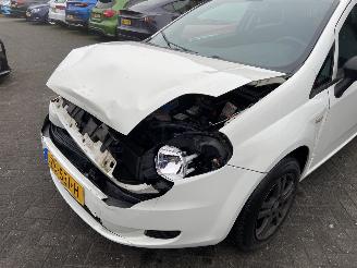 Fiat Punto 1.2 Pop  AIRCO Hatchback 3-dr. picture 16