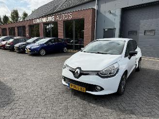 Unfallwagen Renault Clio 0.9 TCe ECO Night&Day Hatchback 5-dr. 2014/9