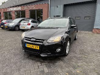 Schadeauto Ford Focus 1.6 TDCI Trend  Stationwagen 5-dr. 2013/11