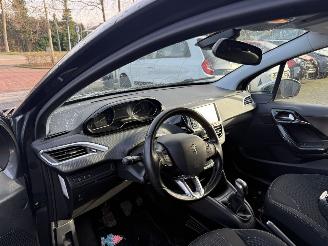 Peugeot 208 1.2 PureTech Allure (Hatchback 5-dr.) picture 20