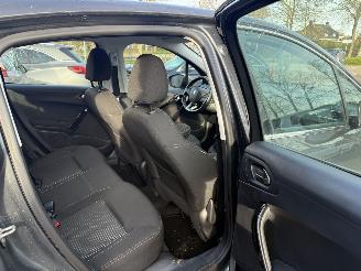 Peugeot 208 1.2 PureTech Allure (Hatchback 5-dr.) picture 18