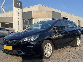 Opel Astra Sports Tourer 1.2 Edition picture 1