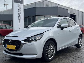 damaged passenger cars Mazda 2 1.5 Skyactiv-G Style Selected 2020/6