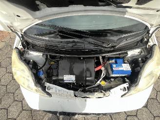 Peugeot 107 1.0-12V XS picture 7