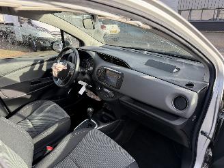 Toyota Yaris 1.5 Hybrid Aspiration Autm picture 14