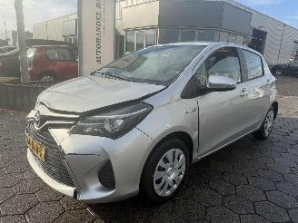krockskadad bil auto Toyota Yaris 1.5 Hybrid Aspiration Autm 2016/1