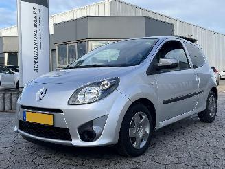 Unfallwagen Renault Twingo 1.2-16V Collection 2011/3