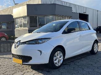 Vaurioauto  passenger cars Renault Zoé R90 Life 41 kWh 2017/12