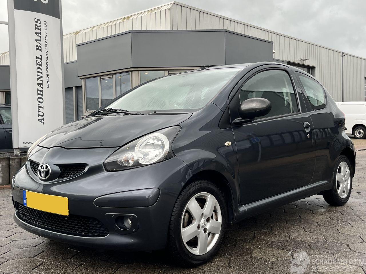 Toyota Aygo 1.0-12V +