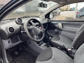 Toyota Aygo 1.0-12V + picture 12