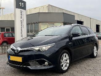 krockskadad bil auto Toyota Auris Touring Sports 1.8 Hybrid Lease 2015/6