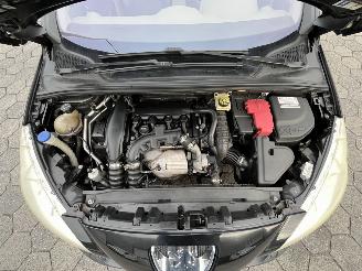 Peugeot 308 1.6 THP XT picture 7