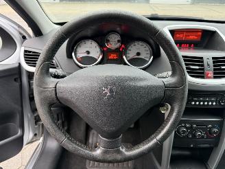 Peugeot 207 1.4 VTi Urban Move picture 18