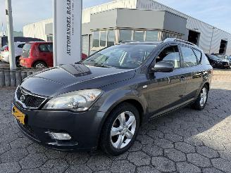 Coche accidentado Kia Cee d Sporty Wagon 1.4 CVVT Navigator Plus Pack 2012/4