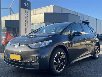 damaged passenger cars Volkswagen ID.3 Pro Advantage 58 kWh 2023/5