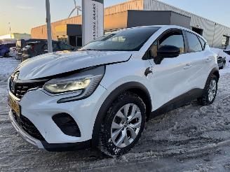 damaged passenger cars Renault Captur 1.6 E-Tech Hybrid 145 Zen 2022/9