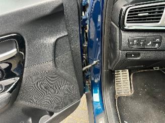 Kia Niro 1.6 GDI HYBRID EXECUTIVE LINE picture 12