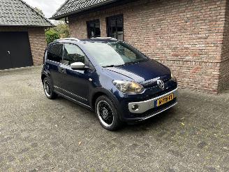 skadebil auto Volkswagen Up! 1.0 GROOVE CROSS UP BLUEMOTION 2015/4