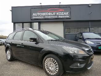 Schadeauto Ford Focus Wagon 1.8 Limited AIRCO PDC 2010/4