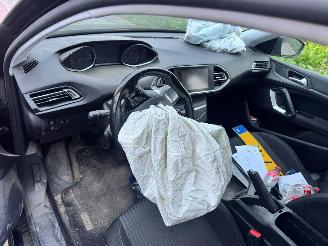 Peugeot 308 1.6 BleuHDi picture 5