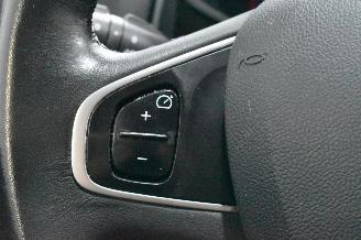 Renault Clio 0.9 TCe Limited picture 21