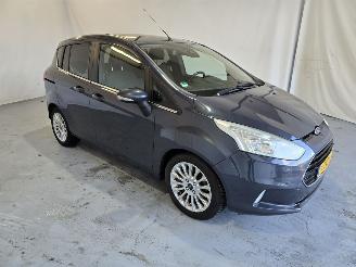 Vaurioauto  passenger cars Ford B-Max 1.0 EcoB. Titanium 2014/5