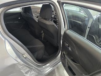 Peugeot 208 1.2 PureTech Active picture 16