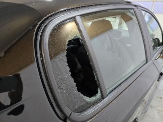 Peugeot 208 1.2 PT Active Pack picture 9