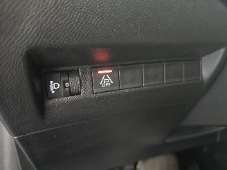 Peugeot 208 1.2 PT Active Pack picture 24