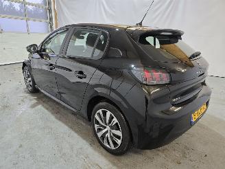 Peugeot 208 1.2 PT Active Pack picture 5