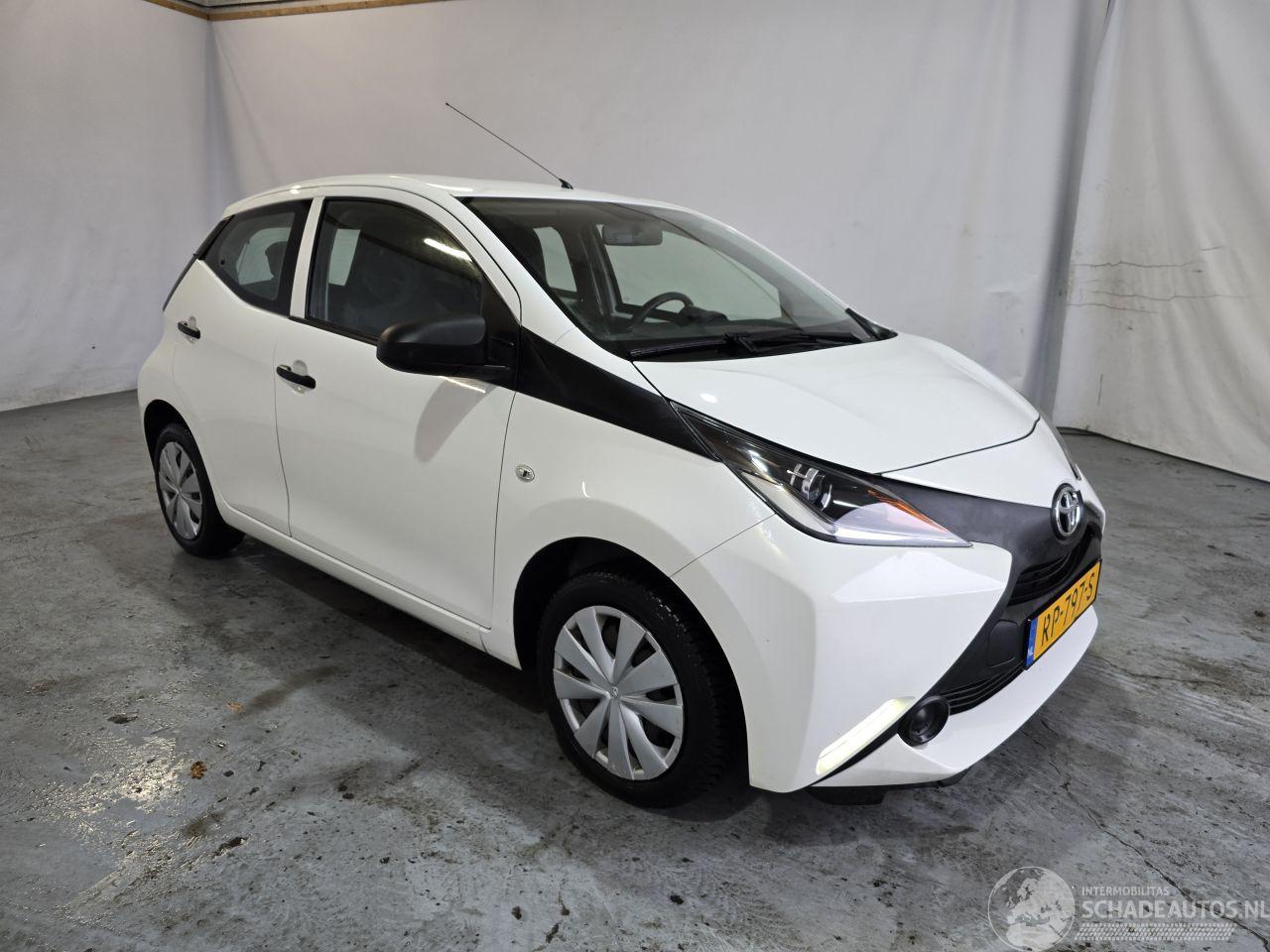 Toyota Aygo 1.0 VVT-i x-fun
