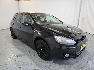 Schadeauto Volkswagen Golf 1.2 TSI Highline BlueMotion 2012/1